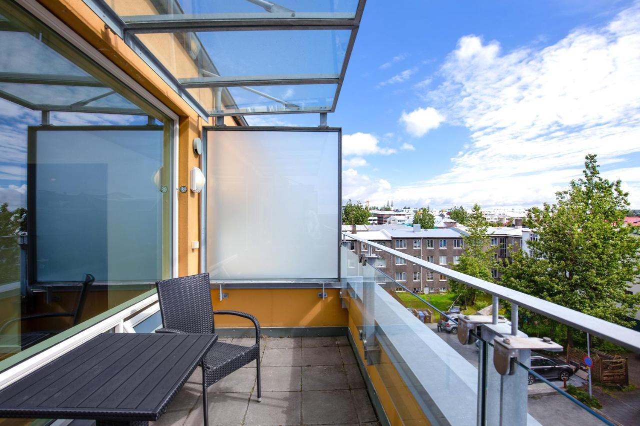 Penthouse Apartment On The Main Shopping Street Reykjavík Exterior foto